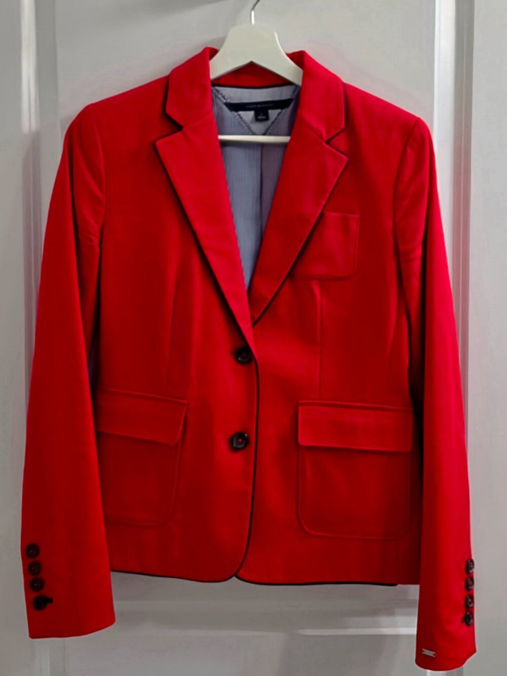 Tommy Hilfiger Red 2-Button Fitted Blazer Navy Trim Pinstripe Lining Size 2
